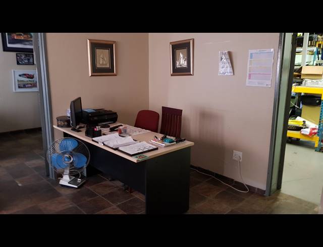 442M² FACTORY FOR SALE IN BELLVILLE CENTRAL